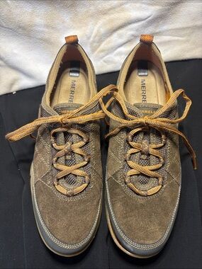 Merrell Brown Suede Athletic Shoes with Orange Laces